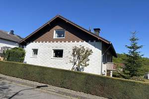TOP vermietbares Zweifamilienhaus in idyllischer Lage! – Die vollständige Adresse der Immobilie erhältst du vom Anbieter., 53426 Königsfeld – Vorschaubild 3