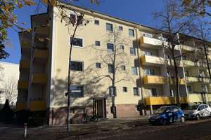 Platzlage +++ optimaler Grundriss & Sonnenbalkon – Die vollständige Adresse der Immobilie erhältst du vom Anbieter., 12247 Lankwitz, Berlin – Vorschaubild 1