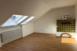4-Zimmer-Wohnung mit Balkon in Altenstadt an der Waldnaab