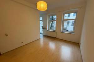 Bezugsfreie 1-Zimmer Altbauwohnung mit Balkon in Friedrichshain – Die vollständige Adresse der Immobilie erhältst du vom Anbieter., 10247 Friedrichshain, Berlin – Vorschaubild 2