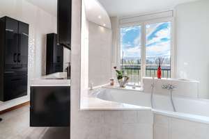 High-End-Residenz am Feldrand, flexibel nutzbar mit weiterem Baupotenzial, 4 Garagen & 10 Stellpl. – Die vollständige Adresse der Immobilie erhältst du vom Anbieter., 61273 Wehrheim – Vorschaubild 17