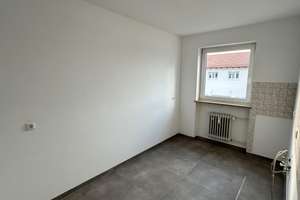gepflegte 2-Zimmer-Wohnung mit Balkon in Kirchheim – Die vollständige Adresse der Immobilie erhältst du vom Anbieter., 85551 Kirchheim bei München – Vorschaubild 3
