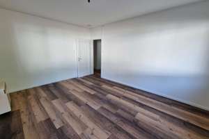 Frisch sanierte 3-Zi.-Wohnung mit EBK – Die vollständige Adresse der Immobilie erhältst du vom Anbieter., 70569 Kaltental, Stuttgart – Vorschaubild 2