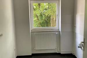 Sehr schöne 3 Zimmer Wohnung mit Balkon in Gelsenkirchen zu vermieten – Grimmstraße 26, 45883 Heßler, Gelsenkirchen – Vorschaubild 10