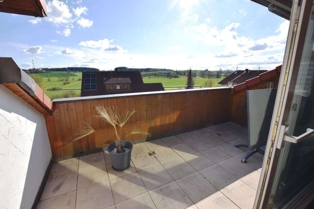 Immobilie in Meßkirch - Großzügiges 2-3 Familienhaus in ruhiger und grüner Lage eines kl. Ortsteils zw. Stockach-Meßkirch. - Bild 0