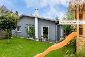 IMMOBERLIN.DE - Exzellenter Bungalow mit Ausbaupotential in wohnlicher Familienlage – Die vollständige Adresse der Immobilie erhältst du vom Anbieter., 12623 Mahlsdorf, Berlin – Vorschaubild 2