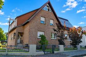 Großzügiges Mehrfamilienhaus mit vielseitigem Raumangebot, Photovoltaikanlage und Garage in Elsen – Die vollständige Adresse der Immobilie erhältst du vom Anbieter., 33106 Elsen, Paderborn – Vorschaubild 1