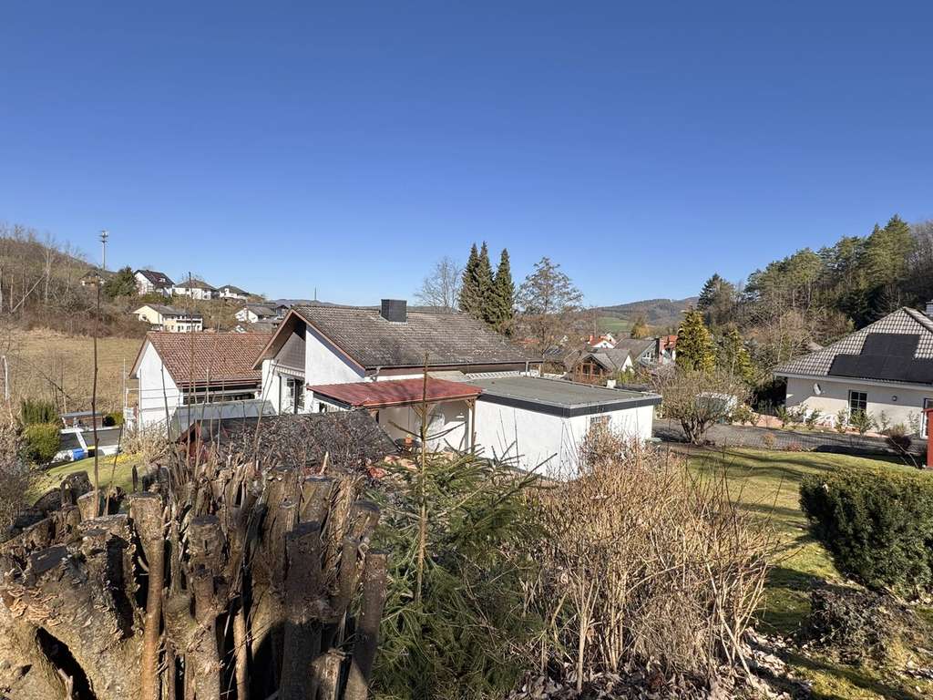 Immobilie in Rotenburg an der Fulda - Wohnen mit schönem Garten in ruhiger Feld- und Waldrandlage in Rotenburg-Braach - Bild 1