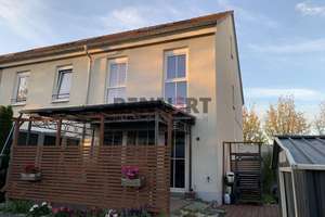 Reihenendhaus mit Garage, Stellplatz Terrasse und Garten!