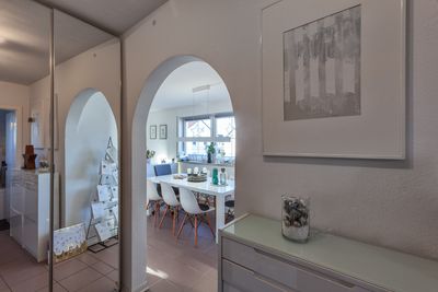 FBC - Offen und lichtbetont: Stilvolle Maisonette mit zwei Süd-West-Loggien in ruhiger Lage