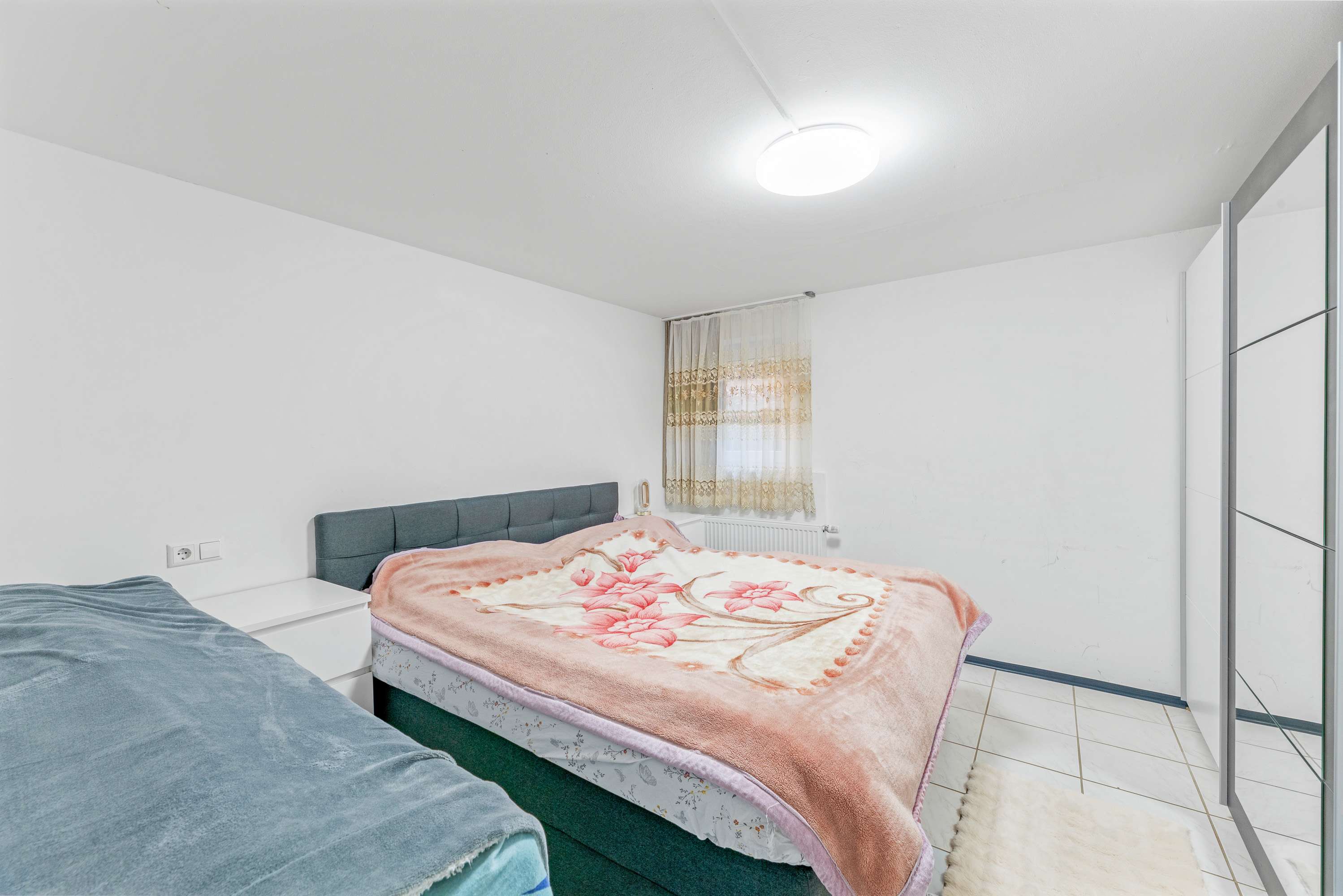 Immobilie in Ostfildern - Großzügige Wohnung für Eigennutzer – inklusive zwei vermieteter Apartments - Bild 0