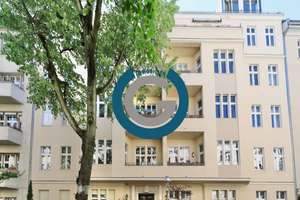 REPRÄSENTATIVER ALTBAU - HOHE DECKEN, STUCK, FISCHGRÄTPARKETT & BALKON - KU'DAMM-KIEZ – Hektorstr. 17 mm, 10711 Halensee, Berlin – Vorschaubild 1
