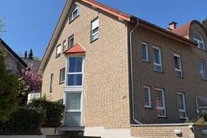 Panoramablick & Südbalkon: Lichtdurchflutete 3 Zimmer Wohnung in Premiumlage
