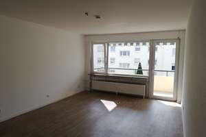 In Stuttgart Münster: Gepflegte Wohnung mit drei Zimmern und Balkon