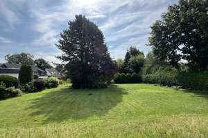 Einfamilienhaus + zusätzl. Baufeld in rückwärtiger Lage auf traumhaftem
2.038 m² Grdstck. *Garage – Die vollständige Adresse der Immobilie erhältst du vom Anbieter., 22941 Bargteheide – Vorschaubild 2