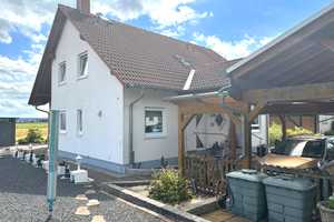 Wölfersheim: Zweifamilienhaus mit zwei separaten Wohneinheiten in Feldrandlage – Wetteraukreis – Vorschaubild 3