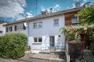 Viel Platz für Ihre Ideen – Reihenmittelhaus mit Entwicklungspotenzial am Ulmer Eselsberg – Die vollständige Adresse der Immobilie erhältst du vom Anbieter., 89081 Eselsberg, Ulm – Vorschaubild 2