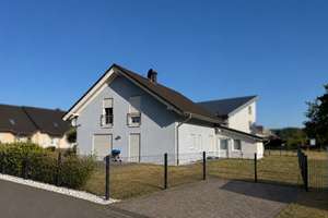 Freistehendes, barrierefreies Einfamilienhaus mit großzügigem Garten – Auf der Acht 2, 54518 Niersbach – Vorschaubild 2
