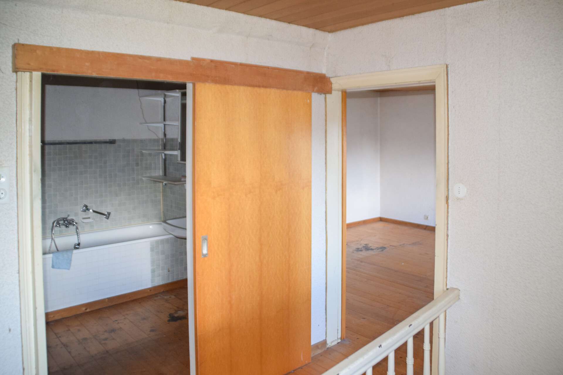 Immobilie in Ransbach-Baumbach - Charmantes Wohnhaus in Ransbach-Baumbach – ideal für eine liebevolle Neugestaltung - Bild 1