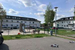 DG-Wohnung mit Süd-Loggia, FBH, SP sowie Bad mit Wanne, Dusche & Fenster! – Anton Flettner Str. 15, 14542 Werder (Havel) – Vorschaubild 8