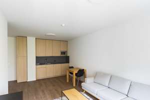 Voll ausgestattetes 2-Zi-Whg mit Fitnessstudio & Concierge in Mitte