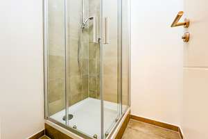 Große 5-RW*WG geeignet* EBK* 2 Bäder mit Dusche und WC* Balkon* Fahrstuhl* zentrale Lage* Top* – Schäferstraße 64, 1067 Friedrichstadt, Dresden – Vorschaubild 11
