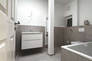 PROVISIONSFREI.. SEHR SCHÖNE, HELLE DACHGESCHOSS-WOHNUNG M. 2 BÄDER U. TERRASSE, LIFT U. WEITBLICK – John-Schehr-Str. 4, 10407 Prenzlauer Berg, Berlin – Vorschaubild 8