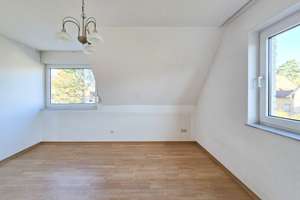 Familien aufgepasst! Doppelhaushälfte übereinander, Option auf 4-5 Zimmer – Die vollständige Adresse der Immobilie erhältst du vom Anbieter., 50999 Sürth, Köln – Vorschaubild 11