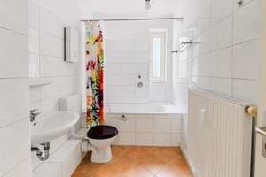 Ideal aufgeteilte Altbau-Wohnung mit 2 Bädern und Balkon – Die vollständige Adresse der Immobilie erhältst du vom Anbieter., 40227 Oberbilk, Düsseldorf – Vorschaubild 6