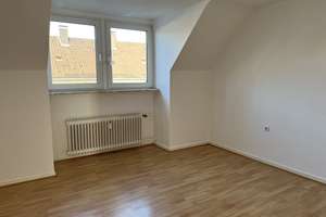 Günstige, vollständig renovierte 5-Raum-Dachgeschosswohnung in Hagen