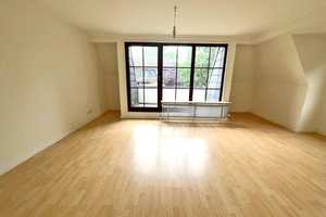 Helle Maisonette mit Balkon und Tiefgaragenstellplatz