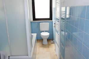 PERFEKT: Kleine 1-Zimmer-Dachgeschosswohnung, inkl. EBK, in ruhigem Vierfamilienhaus! – Dieckerstraße 66, 46047 Schlad, Oberhausen – Vorschaubild 15