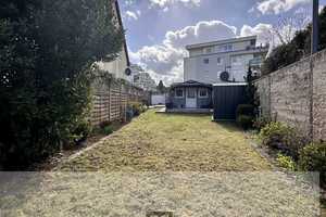 Mehrfamilienhaus in Top Zustand und guter Lage von Frankfurt zu verkaufen! – Frankfurt am Main – Vorschaubild 3