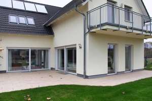 Modernes Einfamilienhaus mit Galerie, Kamin und drei Garagen in ruhiger Randlage – Im Förstergarten 31, 91336 Heroldsbach – Vorschaubild 15