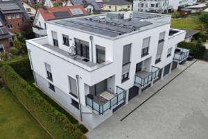 3-Zimmer-Wohnung im 1. Obergeschoss mit Balkon und Einbauküche