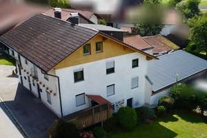 Teilsaniertes Wohnhaus mit bis zu 3 WE, Halle, Werkstatt - zwischen Freyung und Röhrnbach