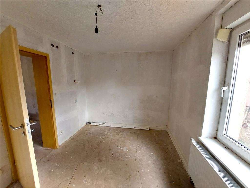 Immobilie in Wallhausen - Zweifamilienhaus mit Ausbaupotential mitten in Wallhausen - Bild 0