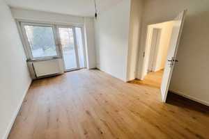 ***ERSTBEZUG NACH RENOVIERUNG - SCHÖNE 2 ZIMMER WOHNUNG MIT BALKON UND GARTEN*** – Erkrather Str.  62, 40233 Düsseldorf – Vorschaubild 3