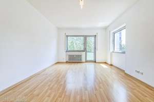 Zentrale 3,5-Zimmer-Wohnung mit Grünblick und zwei sonnigen Balkonen – Die vollständige Adresse der Immobilie erhältst du vom Anbieter., 70176 Feuersee, Stuttgart – Vorschaubild 3