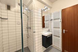 Wohnen zwischen Rhein & Schlosspark – großzügige 3-Zi-Whg. mit Balkon und 2 TG-Plätzen in Urdenbach – 40593 Urdenbach, Düsseldorf – Vorschaubild 13