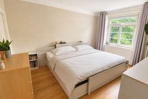 Stilvoller Familienaltbau | 117 m² | Garage | Loggia | Blick ins Grüne | Tarpenbek – Die vollständige Adresse der Immobilie erhältst du vom Anbieter., 22453 Groß Borstel, Hamburg – Vorschaubild 3