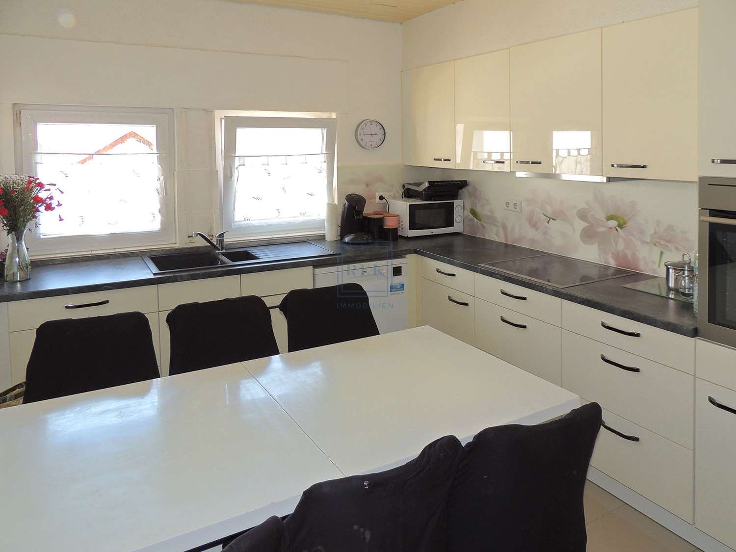 Immobilie in Holzmaden - "Familien und Kapitalanleger aufgepasst - 3-Familienhaus in Holzmaden zu verkaufen" - Bild 1