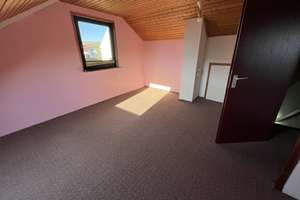 SONNENLAGE! Großes EFH (160 m²) + Doppelgarage + Hobbyräume,Balkon, Terrasse  – Kesseltalstraße 46, 86660 Tapfheim – Vorschaubild 2