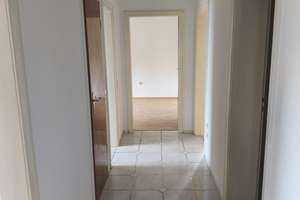 Frisch renovierte 3-Zimmer Wohnung in Unter den Ulmen 32, 47137 Duisburg