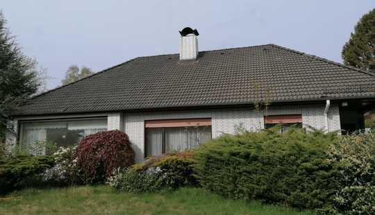 Bild von Einfamilienhaus-Bungalow mit Potential auf großem Grundstück in ruhiger Lage