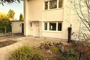 Ruhige Toplage! Reiheneckhaus mit 5 Zimmern in München-Solln