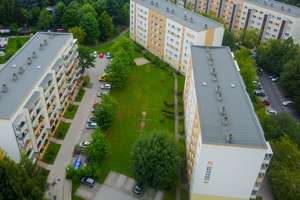 Gemütliche 3-Raum-Wohnung mit EBK & Süd-West Balkon in ruhiger, grüner Lage! – Am Bernsdorfer Hang 17, 9126 Bernsdorf, Chemnitz – Vorschaubild 10