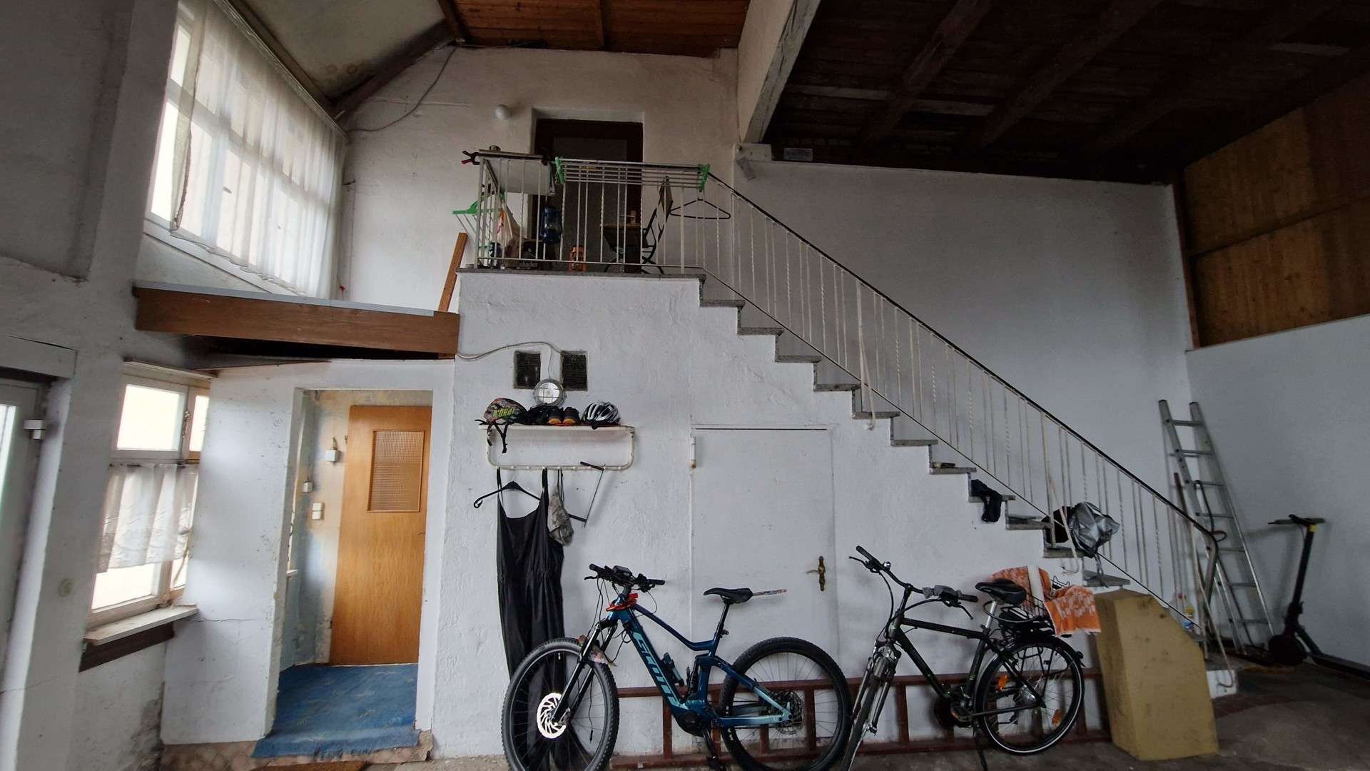 Immobilie in Höxter - Geräumiges Wohnhaus mit Scheune - Bild 2