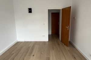 Sanierte 2-Raum-Wohnung mit Einbauküche in Essen – Rellinghauser Straße 284, 45136 Essen – Vorschaubild 4