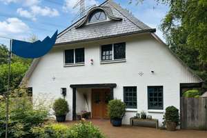 Architektenhaus auf großem Grundstück – Die vollständige Adresse der Immobilie erhältst du vom Anbieter., 22359 Volksdorf, Hamburg – Vorschaubild 2